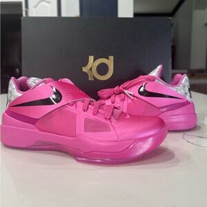 KD 4 Aunt Pearl - Size 13 (ALL OFFERS AVAILABLE)